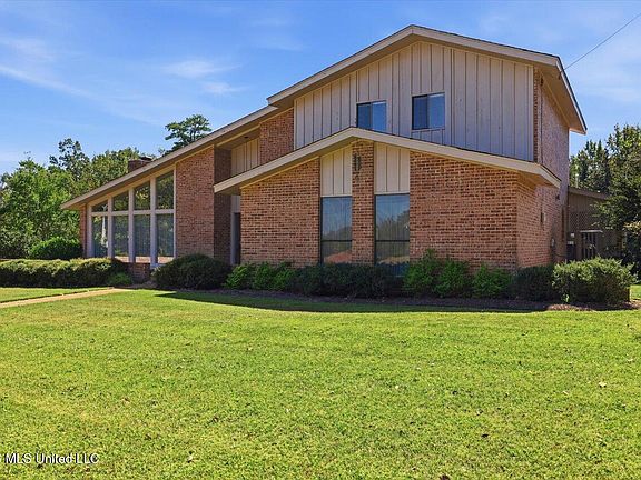 2nd image of 231 Kitchings Dr
