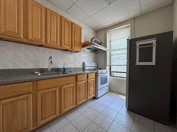 430 60th Street image 1 of 6