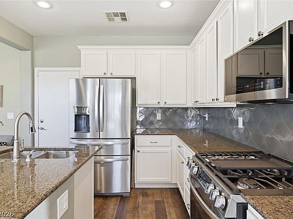 5th image of 929 Altaville Ct