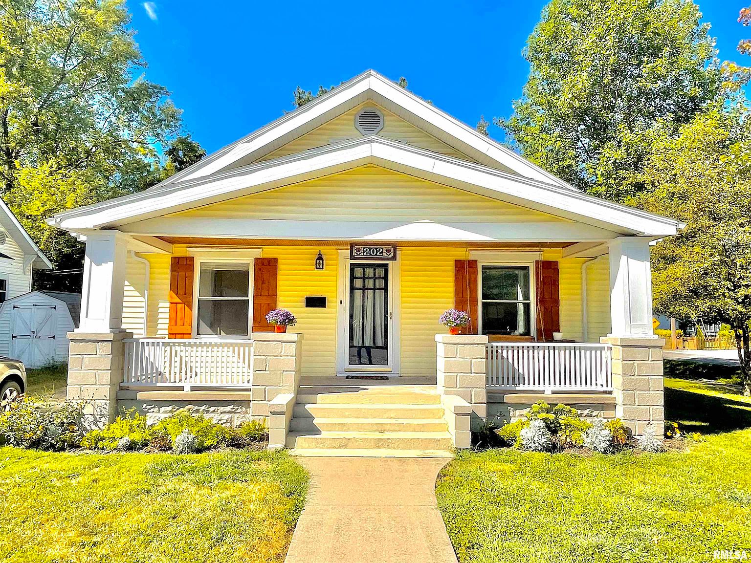 202 W 7th St, Flora, IL 62839 Zillow