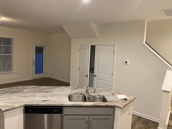 3rd image of 8339 Scott Pl
