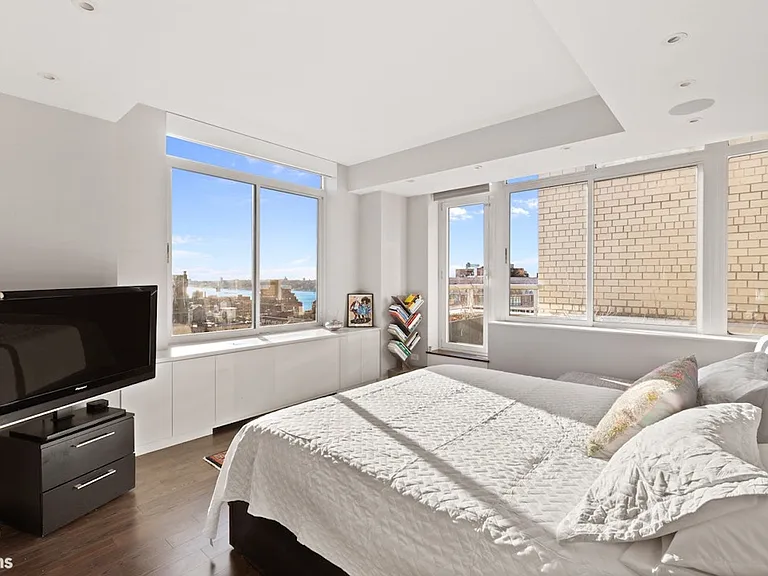 2373 Broadway #Penthouse 6 — Photo 5