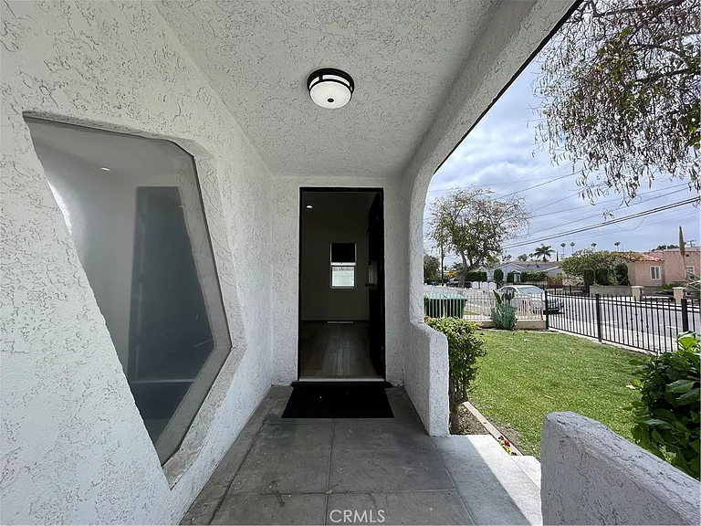 6600 Fishburn Ave — Photo 2