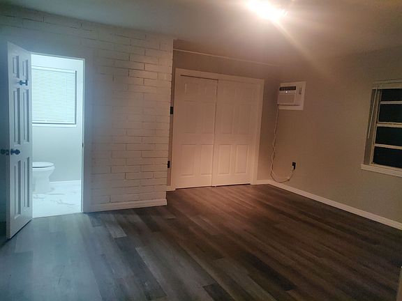 3rd image of 1040 E Carolina Ave Unit B