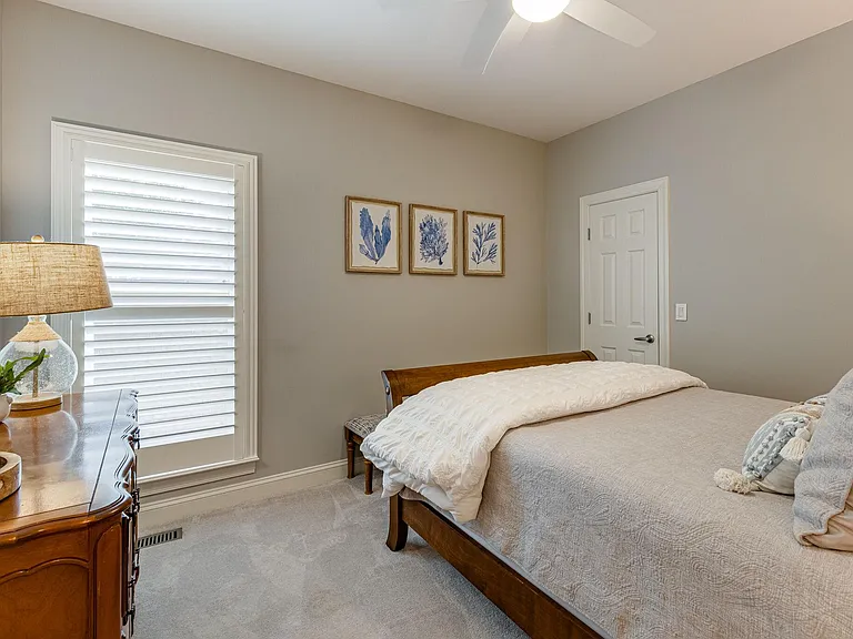 2077 Sherbrooke Ln — Photo 27