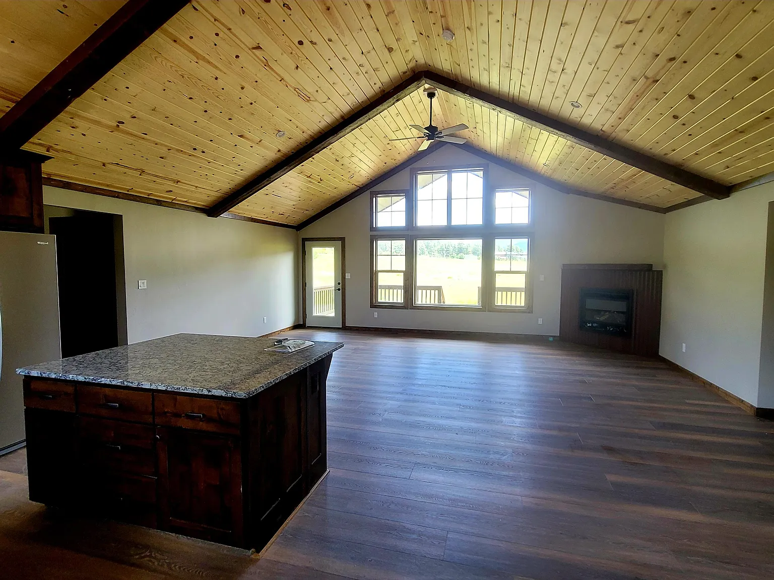 401 Alpine Drive - A — Photo 3