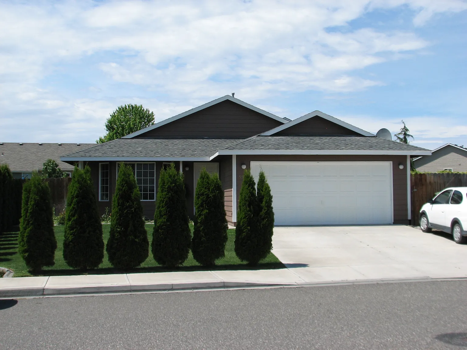 5512 Hornby Ln photo 1