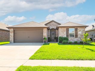 102 Admiral Ln, Caddo Mills, TX 75135