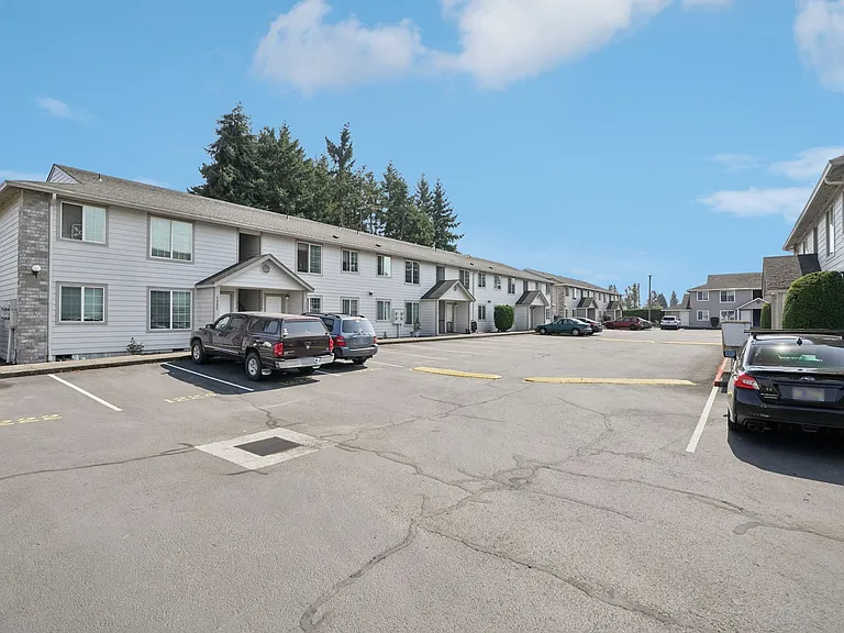 Valley Crest Apartments — Photo 8