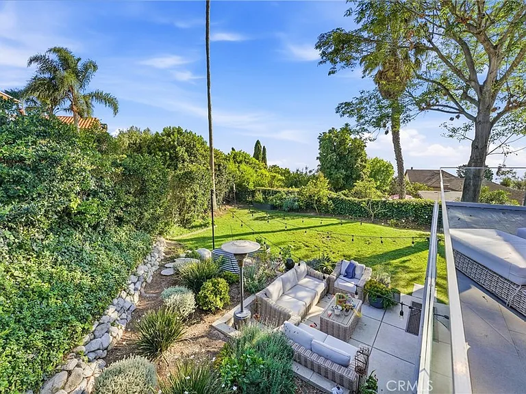 3078 Zell Dr — Photo 6