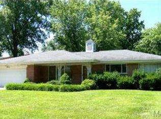 12 Fircrest Ln, Fenton, MO 63026