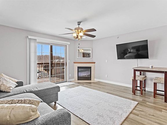 4th image of 617 Kimberlite St