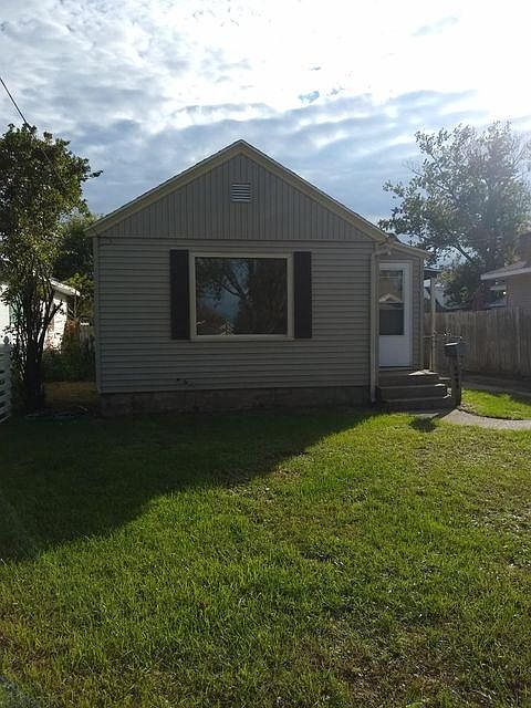 1st image of 2422 Lola St SW