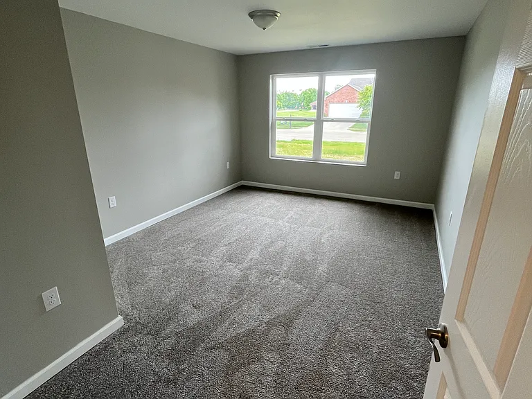 118 Burgundy Dr — Photo 7
