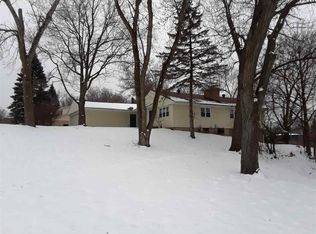 1904 Bradley Rd, Rockford, IL 61107