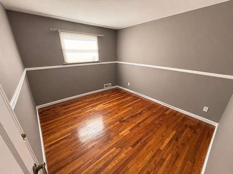 73 Rockville Ave #1 — Photo 9