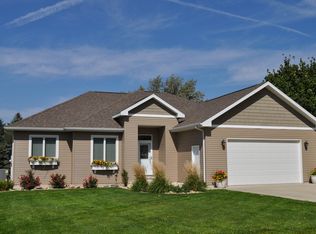 103 Evergreen Dr, Alta, IA 51002