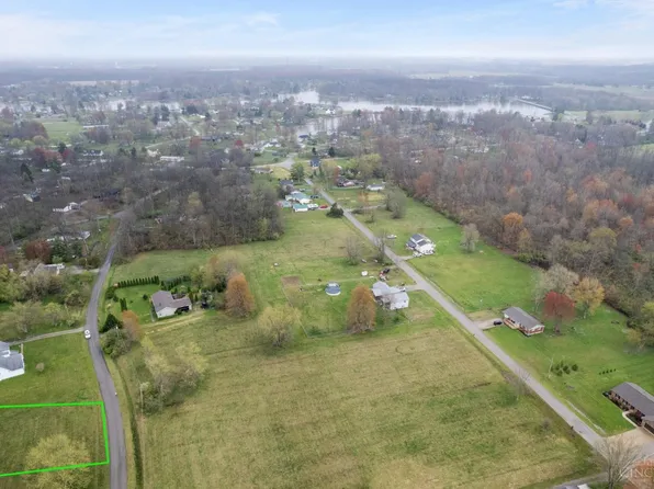 236 Schlitz Dr, Fayetteville, OH 45118