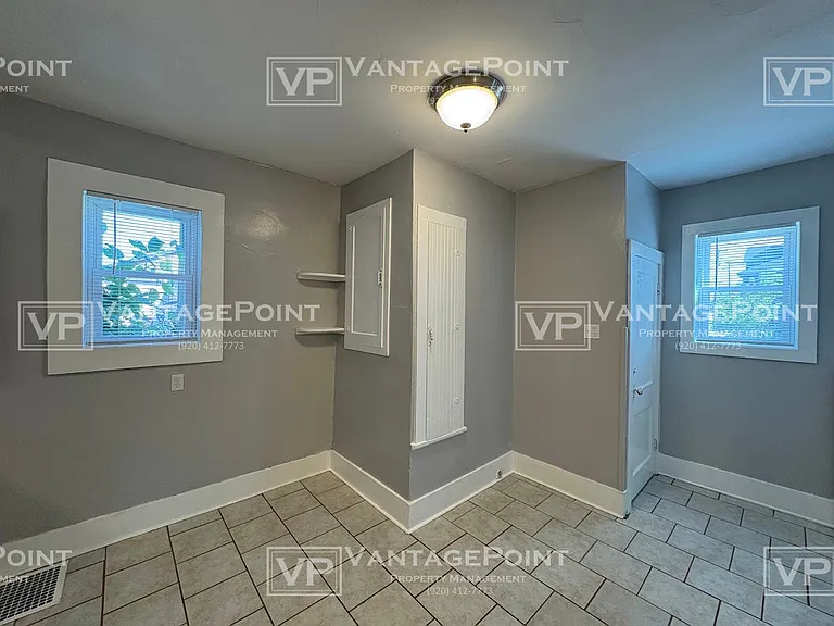 334 S Quincy St — Photo 6
