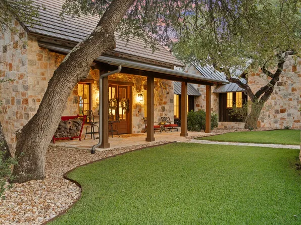 250 McKellar Ln, Dripping Springs, TX 78620