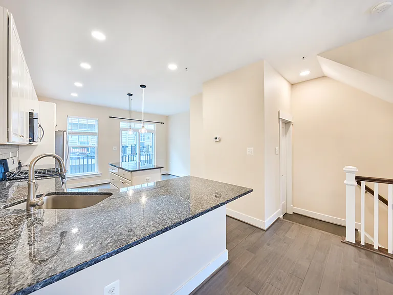 256 Bluemont Branch Ter SE — Photo 16