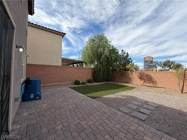 9386 Barcolobo Ave — Photo 31