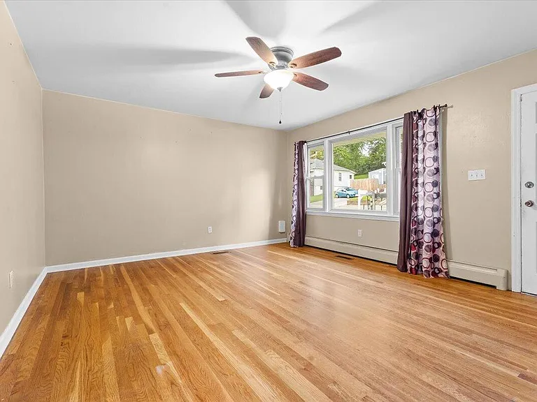 2313 King St NE — Photo 13