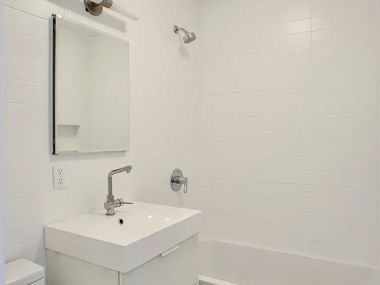 16-18 Charles St #2B — Photo 15