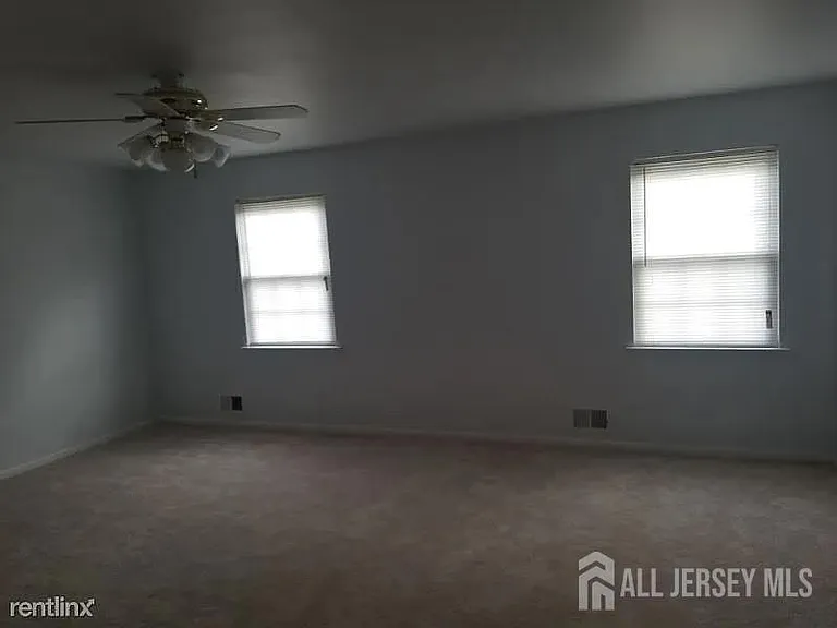 804 Maple Hill Dr — Photo 13