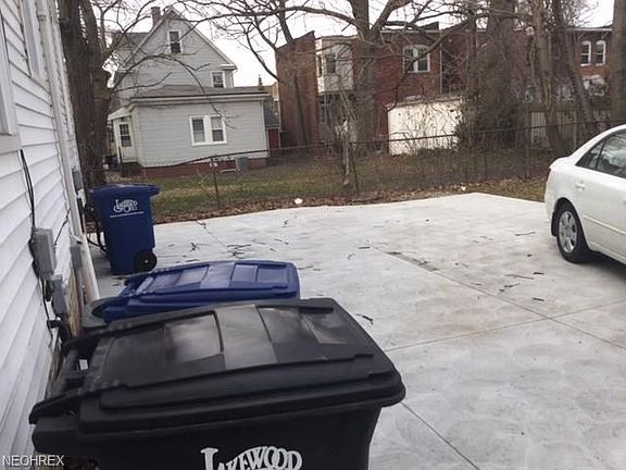 5th image of 1179 Gladys Ave