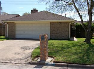 2910 Braeburn St, Bryan, TX 77802