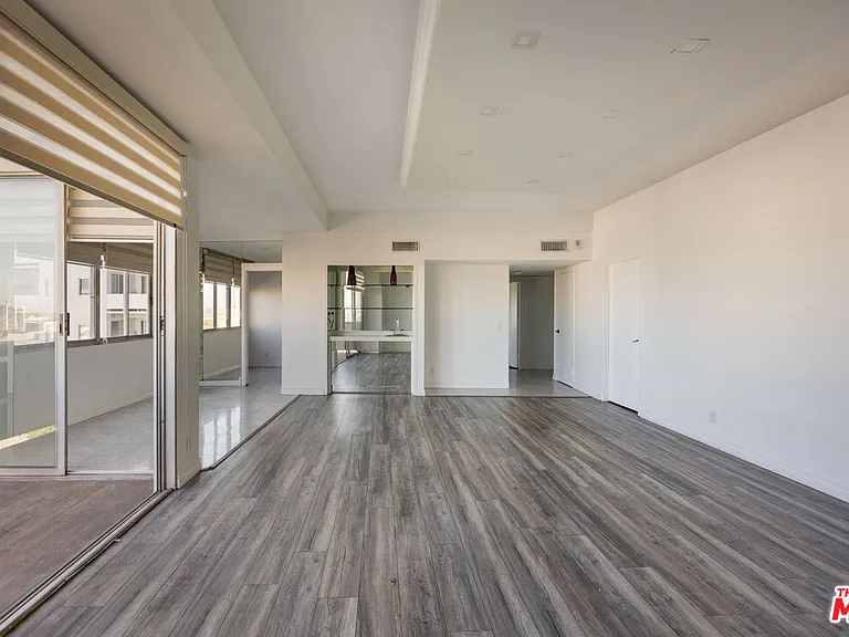 7250 Franklin Ave #702 — Photo 4