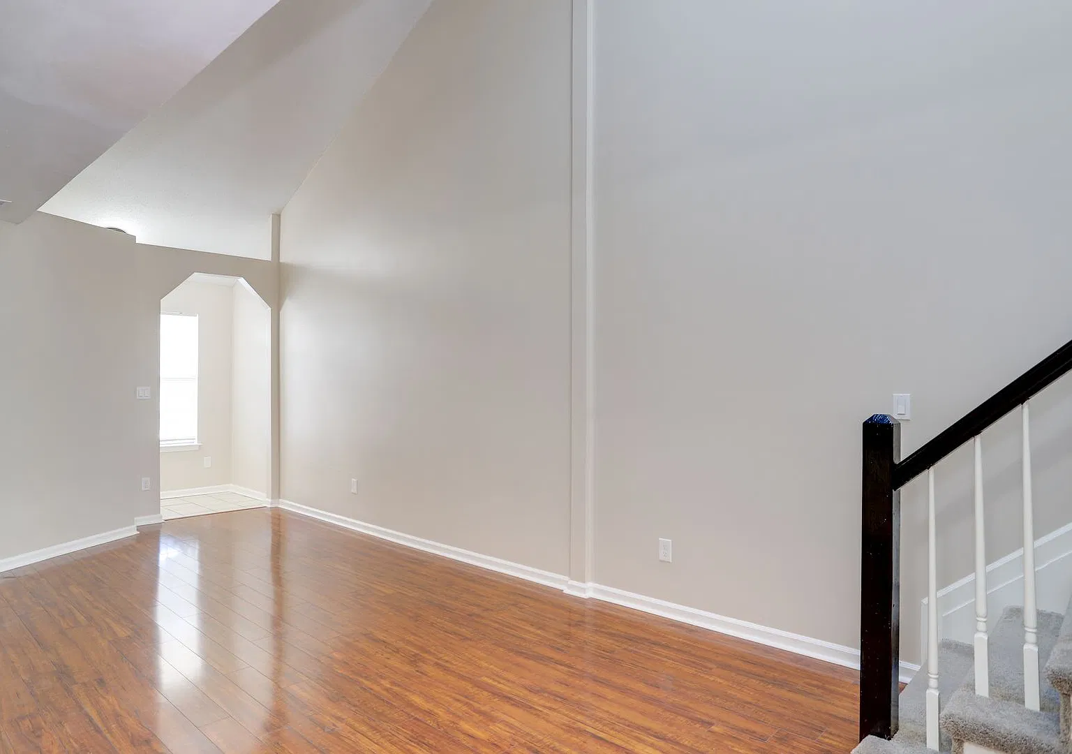 3 Bedrooms and a garage. — Photo 3