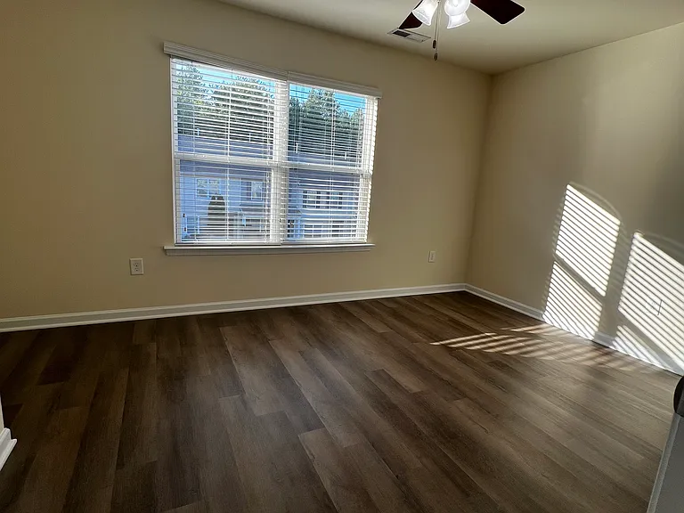 8526 Quarton Dr — Photo 14