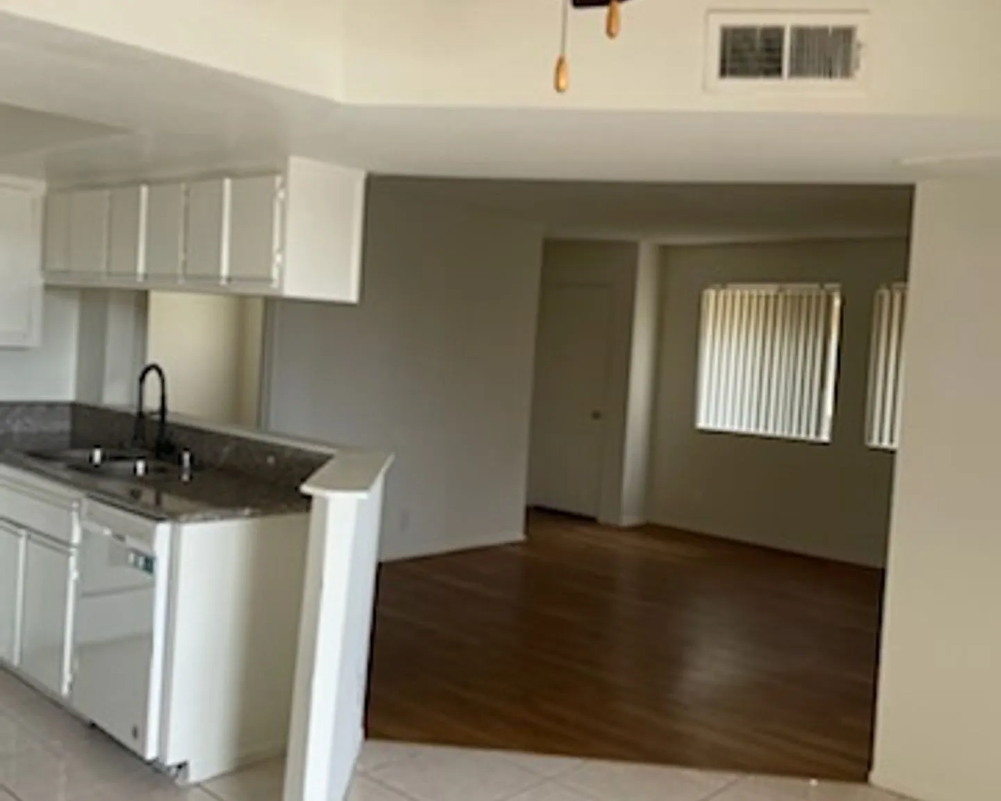 061 - Orange Grove Apartments — Photo 1