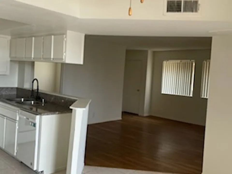 061 - Orange Grove Apartments