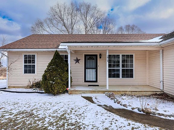 2nd image of 1913 Hunters Ridge Dr