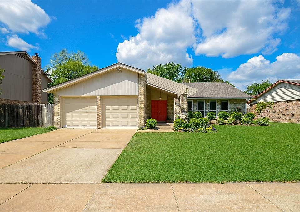 1st image of 21638 Park Villa Dr