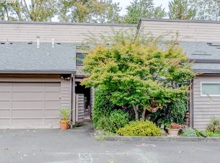 4725 SW Caldew St APT C, Portland, OR 97219