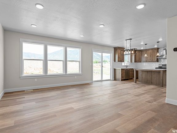 272 E 670 N, Tooele, UT 84074 | Zillow