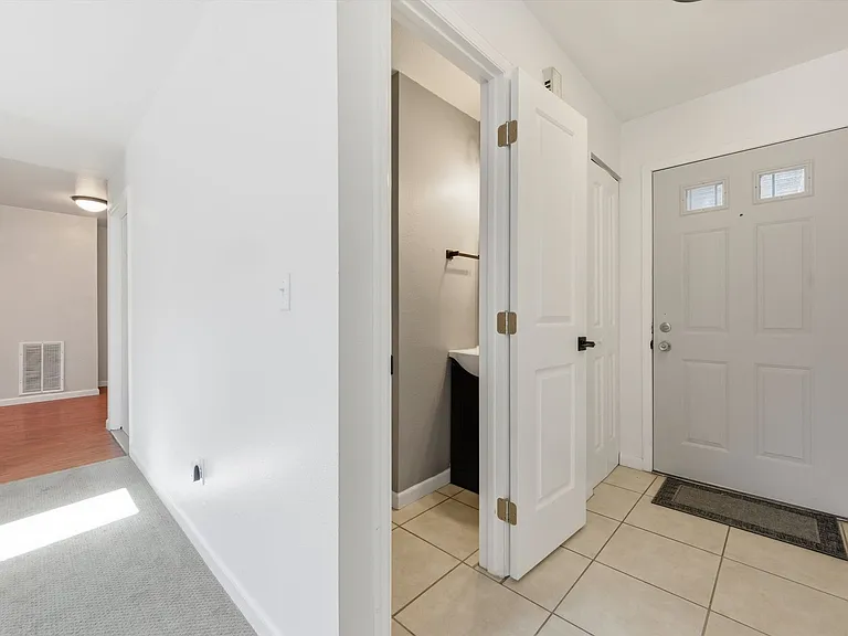 13002 Harrison Dr — Photo 5