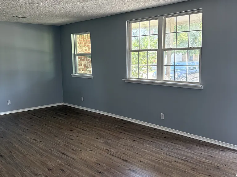 2220 S 132nd East Ave — Photo 3