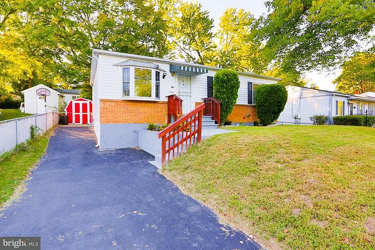 1st image of 5520 Duchaine Dr