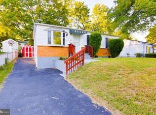 5520 Duchaine Dr, Lanham, MD 20706