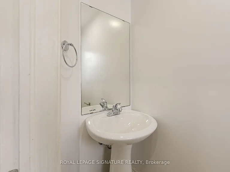 96 Highgate Dr #UPPER LEVEL A — Photo 7