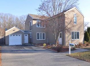 41 Bailey St, Rumford, RI 02916