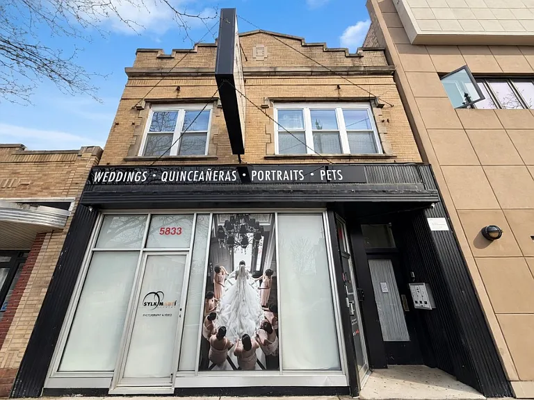 5833 W Irving Park Rd #1R — Photo 6
