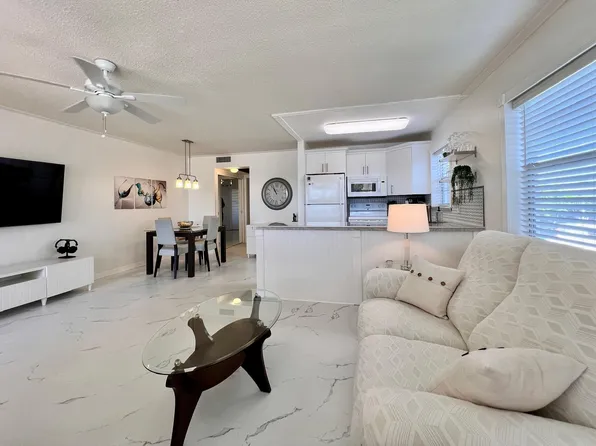 48 Berkshire B, West Palm Beach, FL 33417