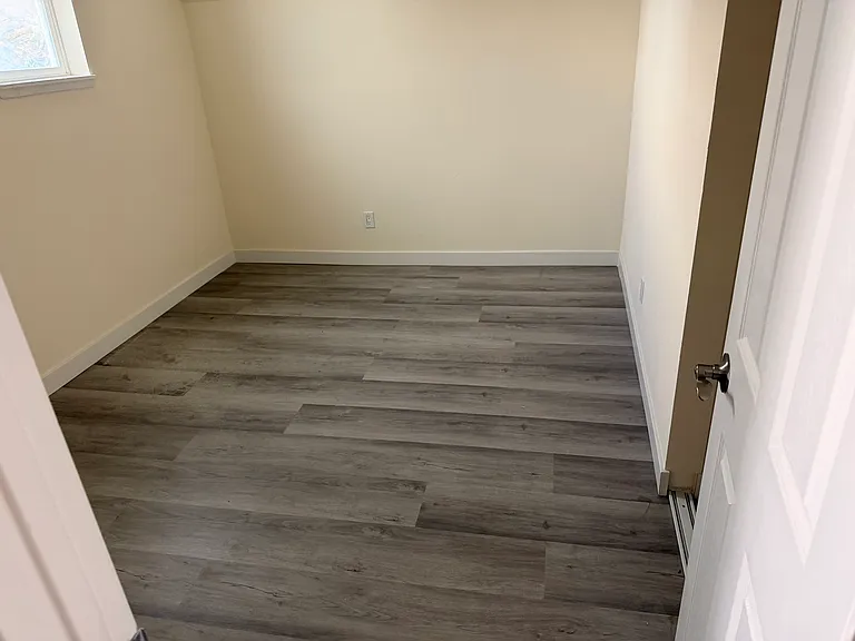 284 Lee Ave — Photo 5