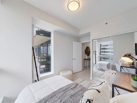 5th image of 225 Sackville St #603